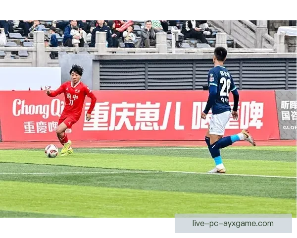 头条直播聚焦足球赛事激情对决名家解说实时互动不容错过精彩呈现